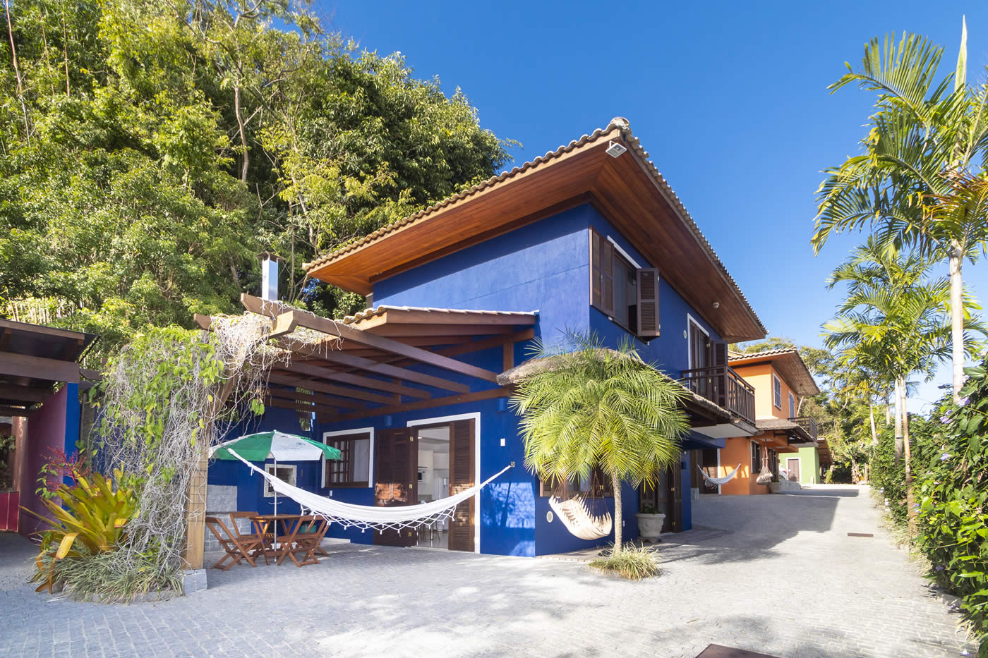 Bungalow 1 Quarto Amplo - Dubai Bungalows Bombinhas Ltda